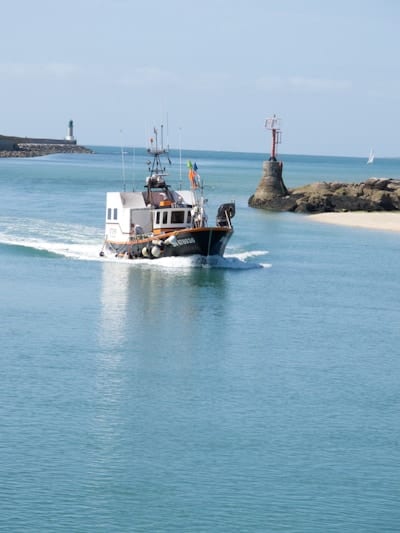 Fishing boat entering Le Croisic